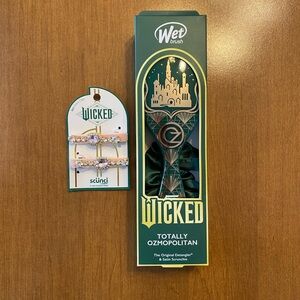 NIP Conair Wicked Wet Brush and Pink Hair Clips